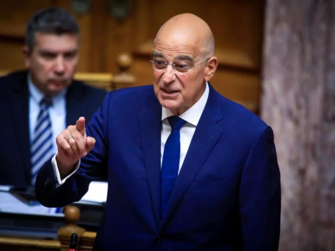 Δένδιας: «Ο Άγνωστος Στρατιώτης δεν πρέπει να χρησιμοποιείται ως μέσο έκφρασης πολιτικών επιδιώξεων»