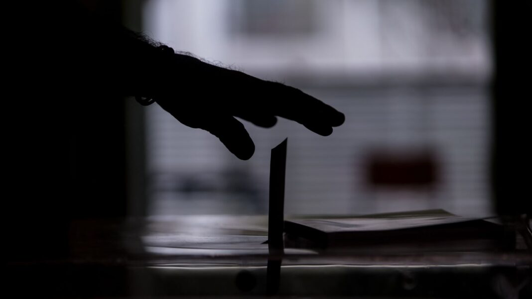 MRB: 6 στους 10 λένε ναι σε εκδηλώσεις στον Άγνωστο Στρατιώτη – Στα τάρταρα η εμπιστοσύνη στη Δικαιοσύνη, το 32% θα ψήφιζε Καρυστιανού