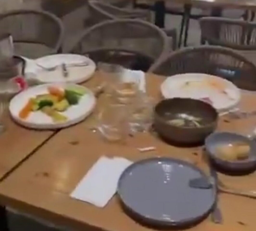 Αυτόπτης μάρτυρας στο Creta24 για την επίθεση στον Βορίδη: Τα έσπασαν όλα – Πετούσαν ό,τι έβρισκαν