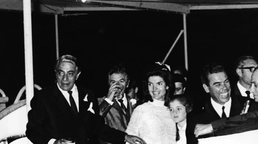 Σαν σήμερα, ο γάμος του Αριστοτέλη Ωνάση και της Τζάκι Κένεντι