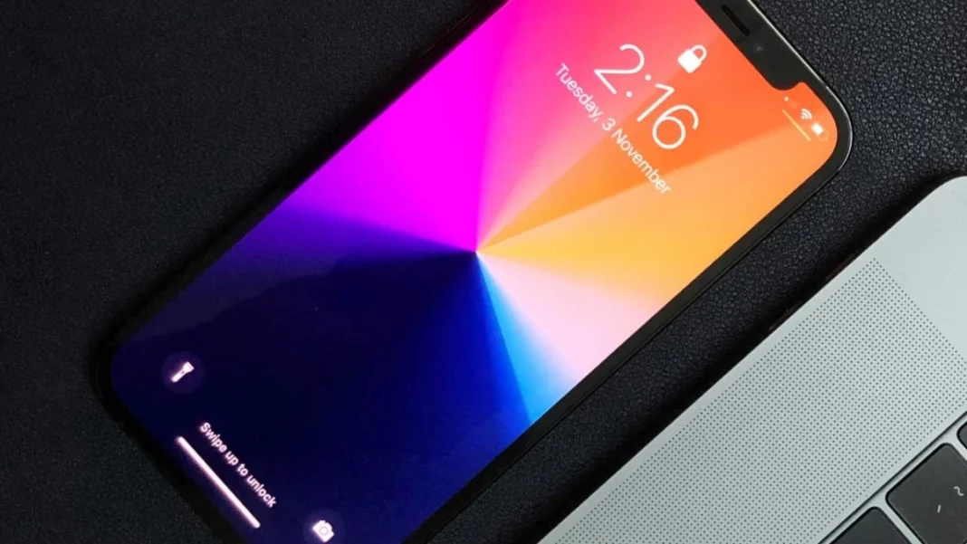 iphone-12 Αποσύρεται άμεσα μοντέλο iPhone από την αγορά λόγω ακτινοβολίας: Τι ισχύει με την Ελλάδα