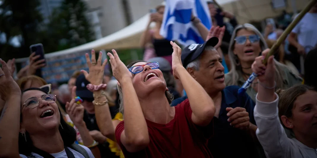 Ξεκινά η εφαρμογή της ιστορικής εκεχειρίας στη Γάζα με την «υπογραφή» Τραμπ -Τι προβλέπει