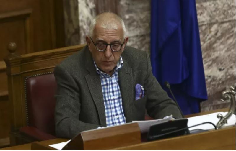 Ο Πρόεδρος της Βουλής αποχαιρετά τον Δ. Σαββόπουλο: «Κρατάμε τα λόγια σου, Διονύση»