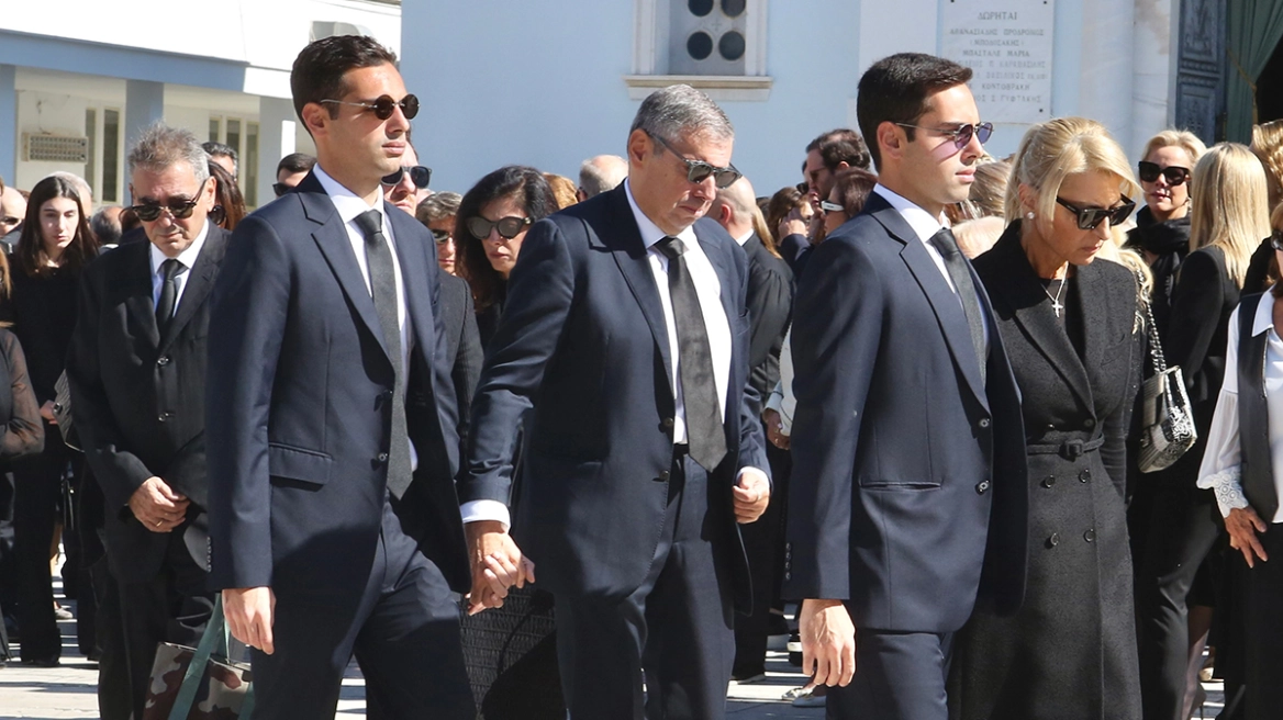 Συγκίνηση στο τελευταίο αντίο στη Μαρίσσα Λαιμού