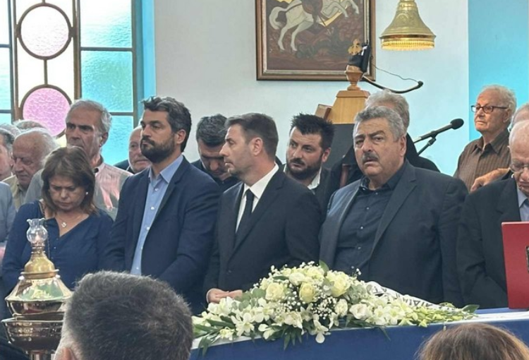 Ο Νίκος Ανδρουλάκης στην κηδεία του Γιώργου Πρασιανάκη