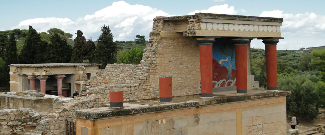 knosso-slider Έπεσαν οι υπογραφές για την ενίσχυση της πυροπροστασίας στην Κνωσό