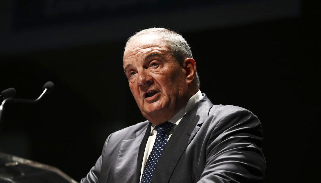 Θα μιλήσει αλλά τι θα πει;