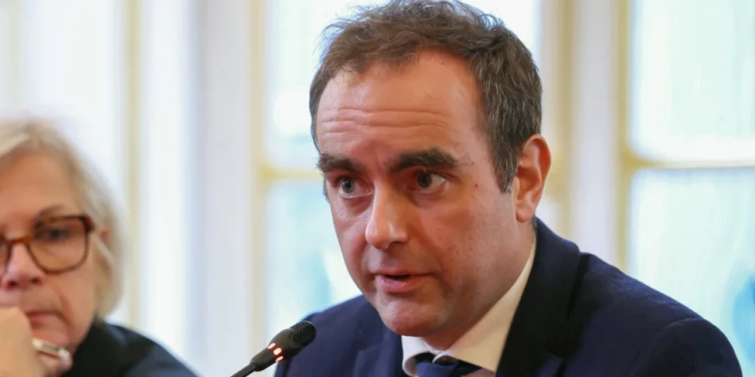 Γαλλία: Ο Λεκορνί ανακοίνωσε την αναστολή εφαρμογής της συνταξιοδοτικής μεταρρύθμισης ως το 2028