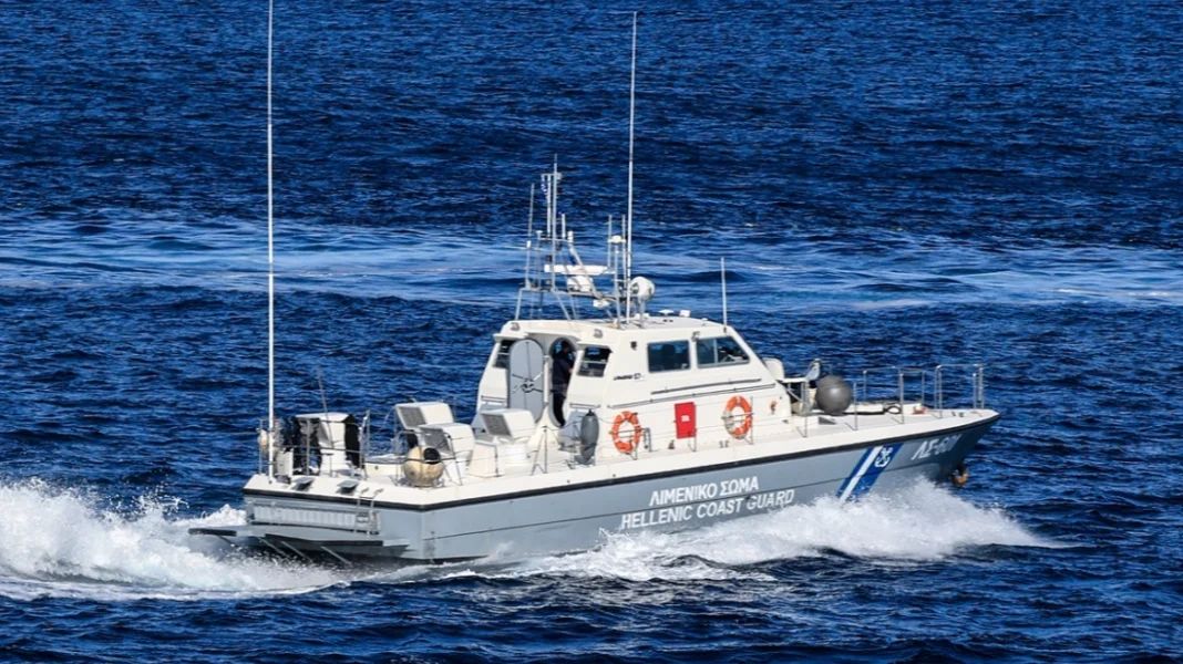Ακυβέρνητο σκάφος με πέντε επιβαίνοντες ανοιχτά της Πρέβεζας