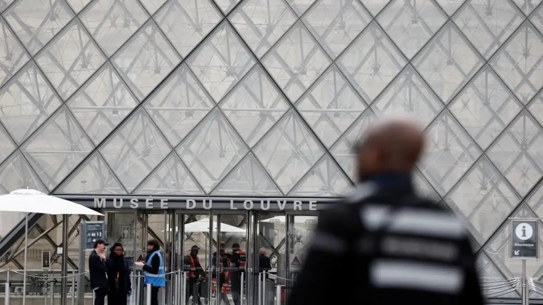 Γαλλία: Νέα κλοπή μετά το Λούβρο – Στόχος ληστών το Μουσείο Denis Diderot