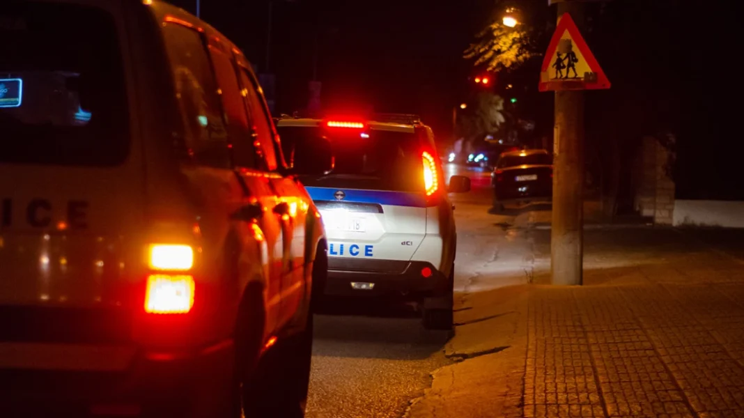 Επεισοδιακή κλοπή αυτοκινήτου στην Πάτρα: Άρπαξε το όχημα με τον ιδιοκτήτη μέσα και προκάλεσε τροχαίο