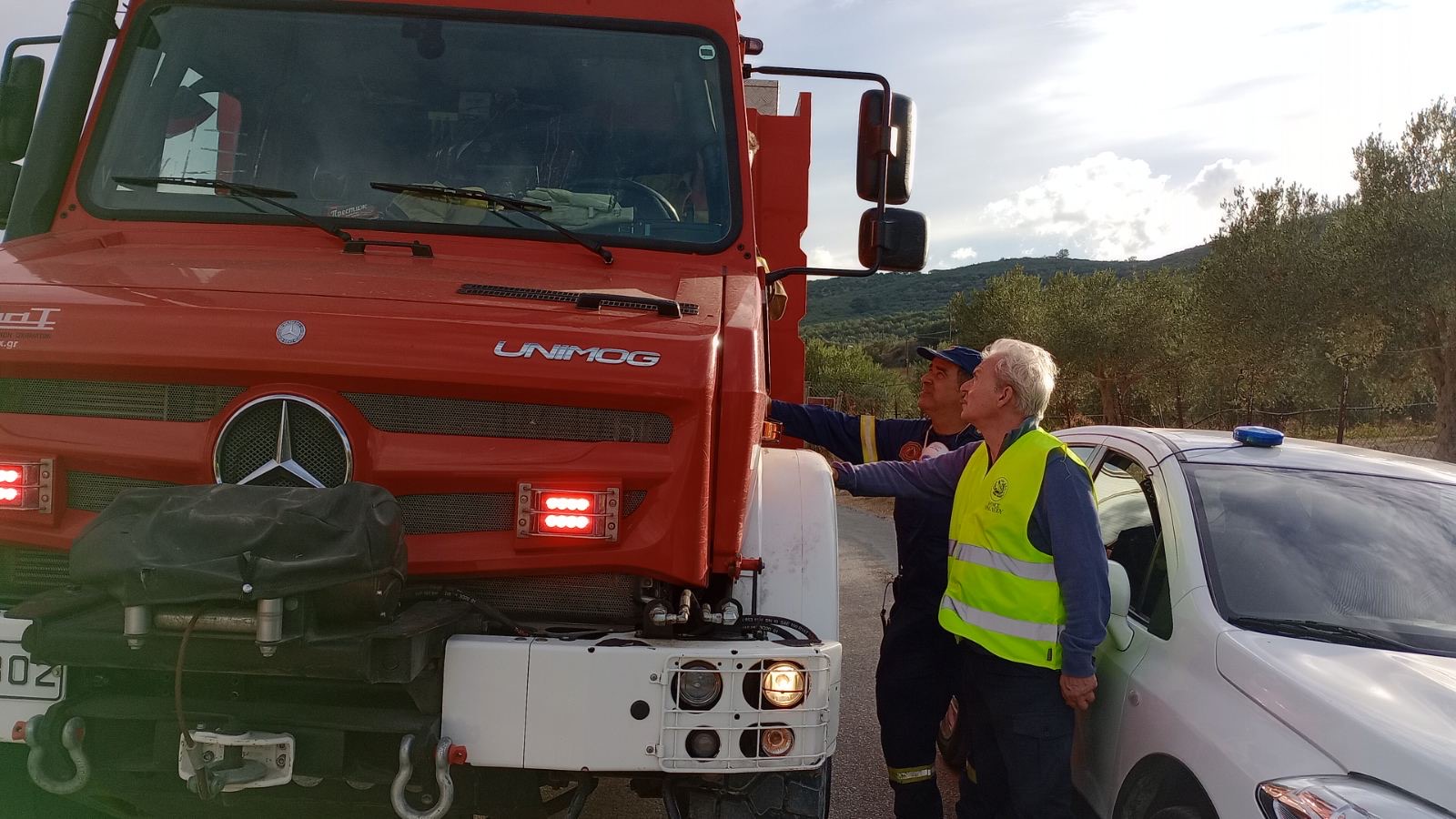 Στην φωτιά στις Μαλάδες ο Αλέξης Καλοκαιρινός: “Η κατάσταση αυτή τη στιγμή δεν κρίνεται ως επικίνδυνη”