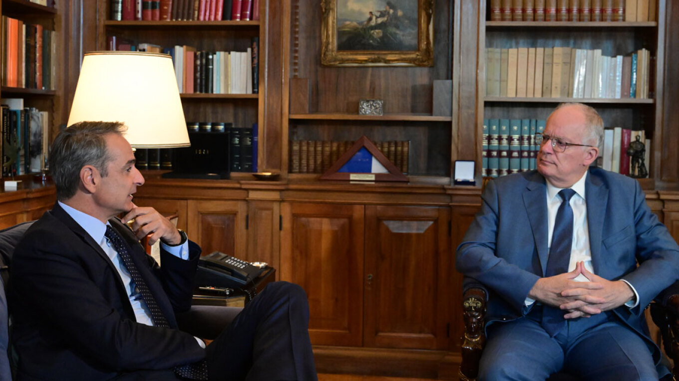 Μητσοτάκης: Τα συγχαρητήρια στον Τραμπ και ο Άγνωστος Στρατιώτης