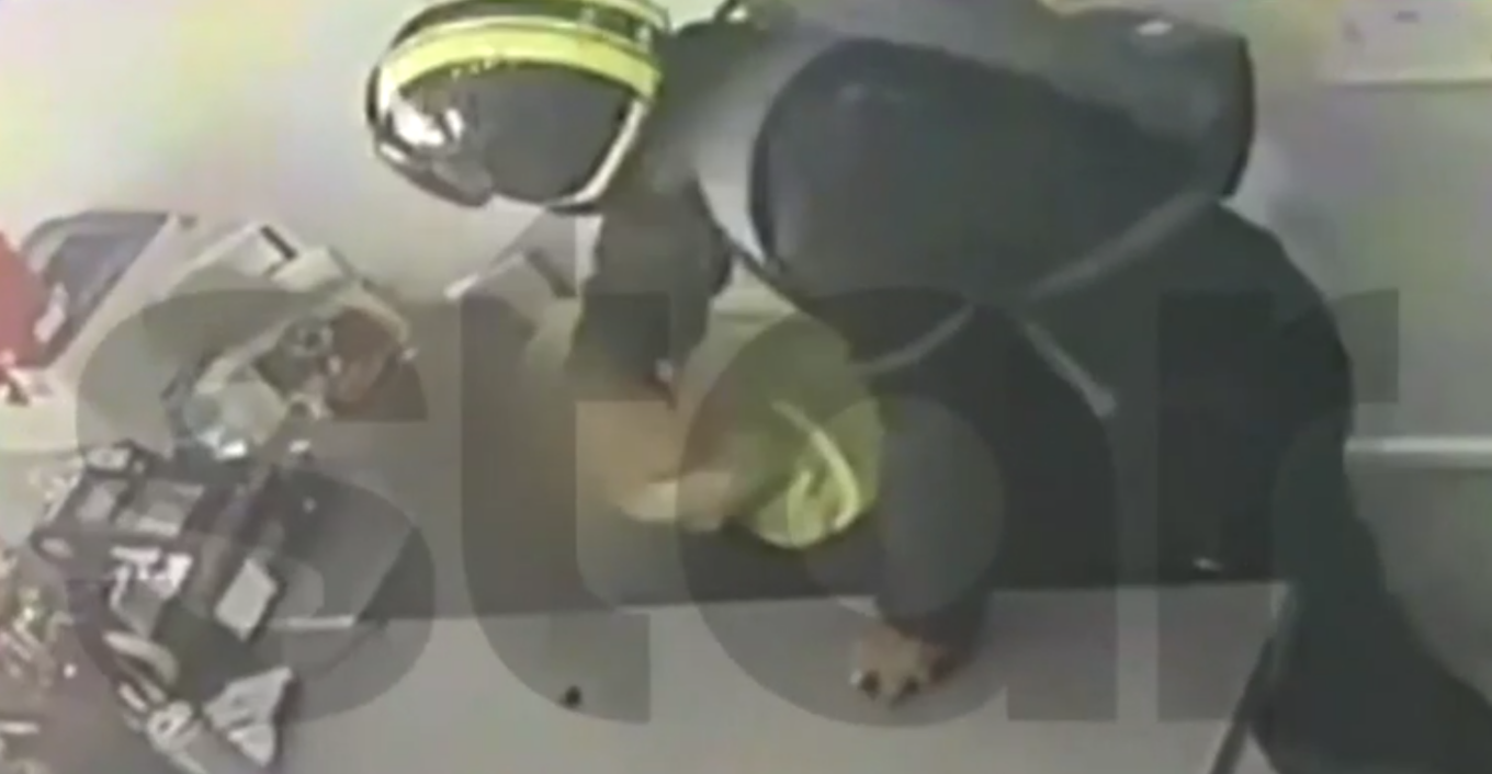 Νέο Ηράκλειο: Πατέρας εισέβαλε σε κατάστημα και ξυλοκόπησε την κόρη του