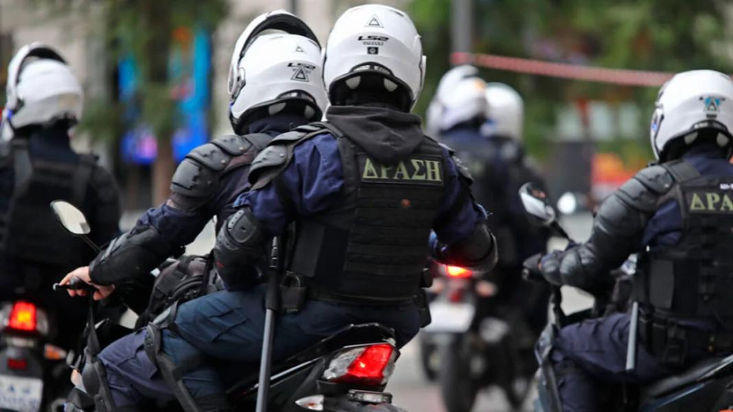 omadadias_maketa Γλυφάδα: Άστεγος χτύπησε με πέτρα 70χρονη – Νοσηλεύεται διασωληνωμένη στη ΜΕΘ