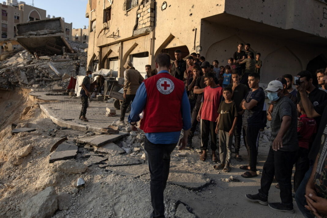 omiroi-hamas Το Ισραήλ παρέδωσε στη Γάζα 30 σορούς Παλαιστινίων σε αντάλλαγμα με τα λείψανα δύο ομήρων