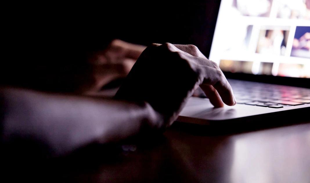 Πώς τα εργαλεία AI χρησιμοποιούνται για την παραγωγή υλικού παιδικής πορνογραφίας – Τι συμβουλεύει η Δίωξη Ηλεκτρονικού Εγκλήματος