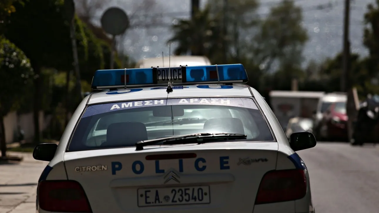 Συνελήφθη 27χρονος στη Θεσσαλονίκη που προσκόμισε πλαστή άδεια οδήγησης για να γλιτώσει… κλήση