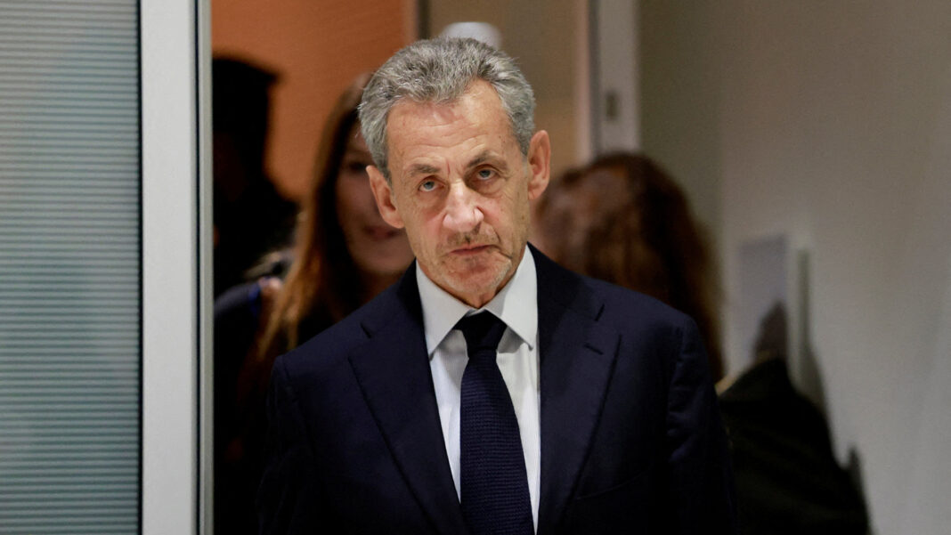 Σαρκοζί: Οδηγείται στη φυλακή Σαντέ – Η διαμονή και τα επόμενα βήματα