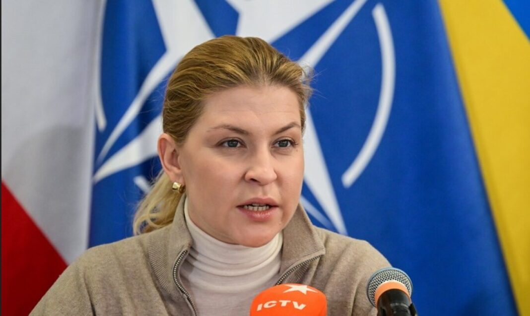 Η πρέσβης της Ουκρανίας στις ΗΠΑ χαιρετίζει τις κυρώσεις που o Τραμπ στη Ρωσία
