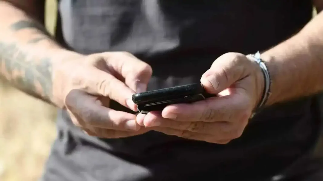 tilefwno-eurokinissi-1200x675-1 Η Europol για το «Caller ID Spoofing»: Το «ψεύτικο όνομα» στην οθόνη του κινητού κρύβει ψηφιακή παγίδα