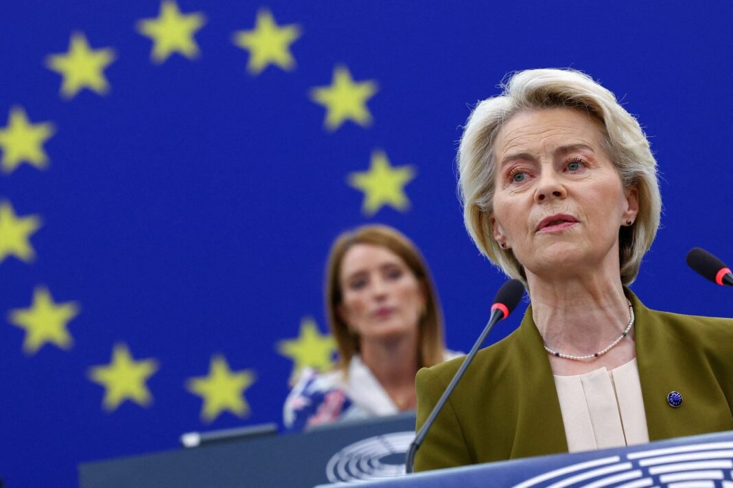 Αντιμέτωπη με δύο προτάσεις μομφής η Ούρσουλα φον ντερ Λάιεν