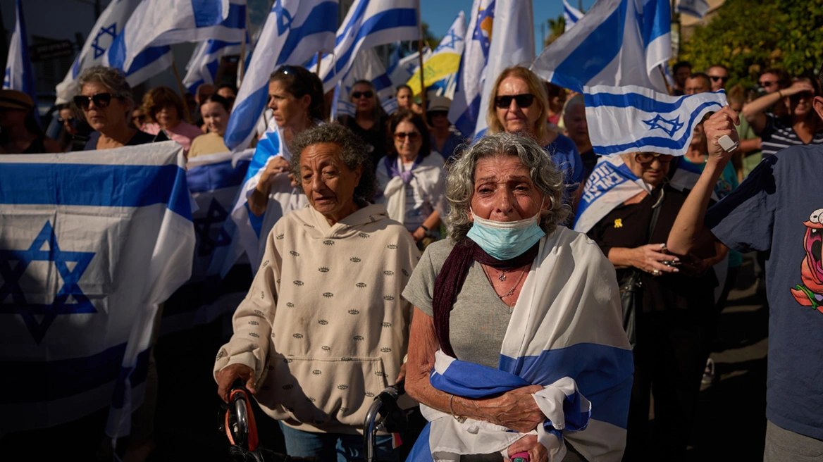 «Δολοφόνησαν την ψυχή μου, ξεκουράσου αγάπη μου» – Κηδεύτηκε στο Ισραήλ όμηρος που επέστρεψε η Χαμάς