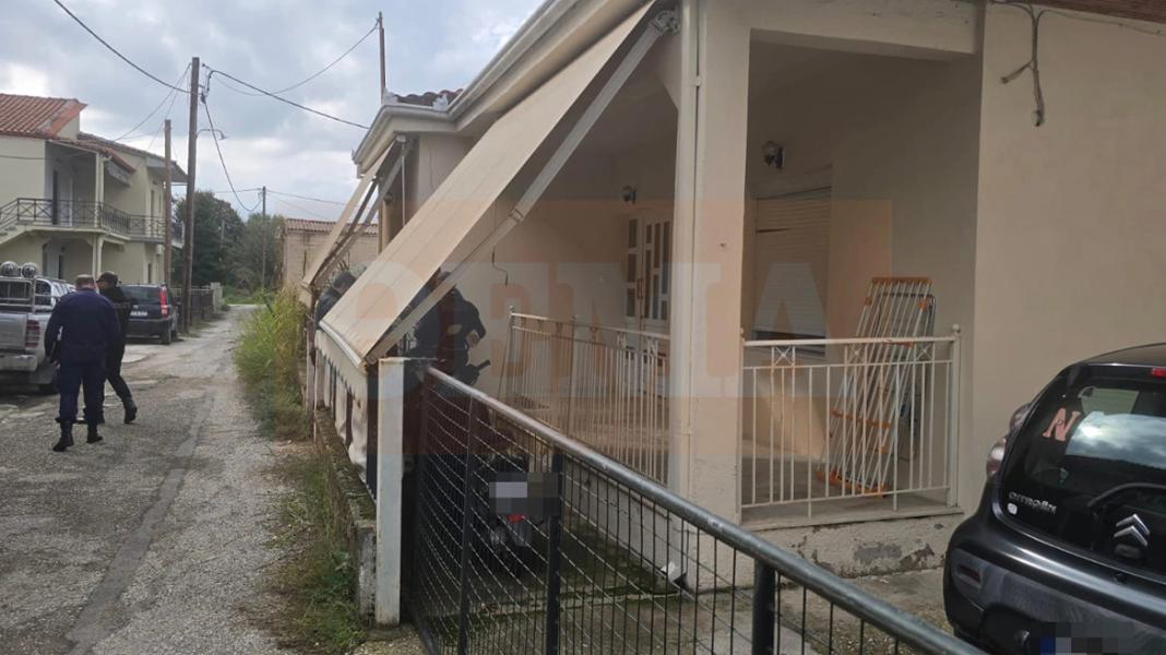Έγκλημα στα Τρίκαλα: «Ό,τι έχω να πω, θα το πω στον ανακριτή» – Δεν αποκαλύπτει ο 18χρονος γιατί σκότωσε τη μητέρα του
