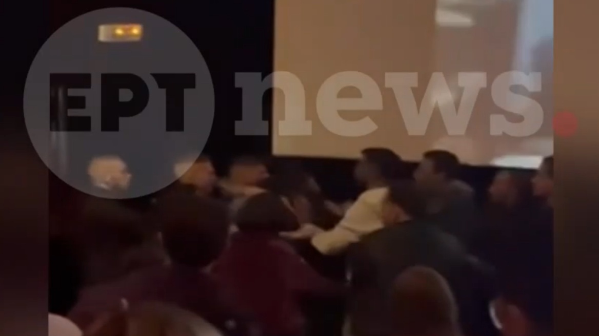 Ήρθαν στα χέρια σε κινηματογράφο στου Ρέντη επειδή νεαροί έκαναν φασαρία την ώρα της ταινίας (βίντεο)