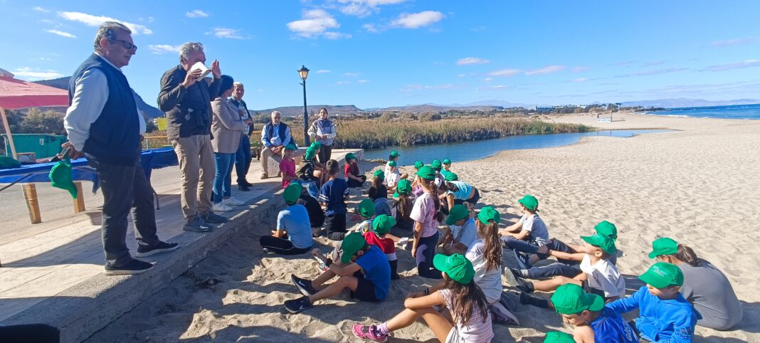 ΑΠΟΣΕΛΕΜΗΣ_30.10.25 Μικροί μαθητές στις εκβολές του ποταμού Αποσελέμη – Μάθημα ζωής για την προστασία της φύσης