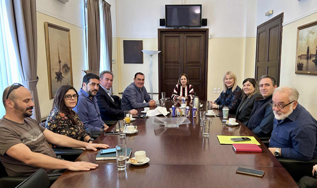 Με τη Γραμματέα της Αποκεντρωμένης Διοίκησης Κρήτης συναντήθηκαν τα μέλη της Διοικούσας Επιτροπής του ΤΕΕ-ΤΑΚ