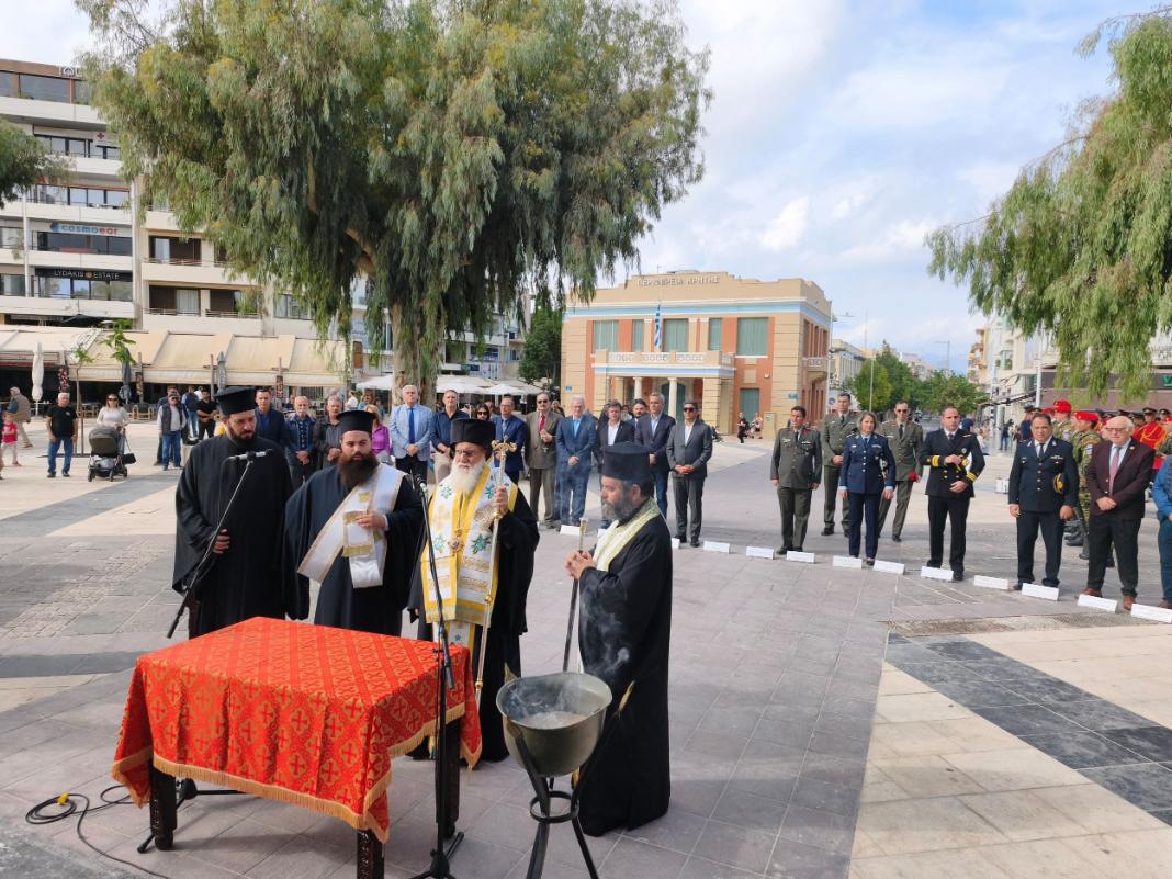 Ηράκλειο: Με επιμνημόσυνη δέηση και κατάθεση στεφάνων τιμήθηκε η επέτειος της Εθνικής Αντίστασης