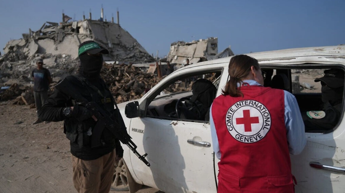 Η Χαμάς παρέδωσε τη σορό ενός ομήρου στον Ερυθρό Σταυρό