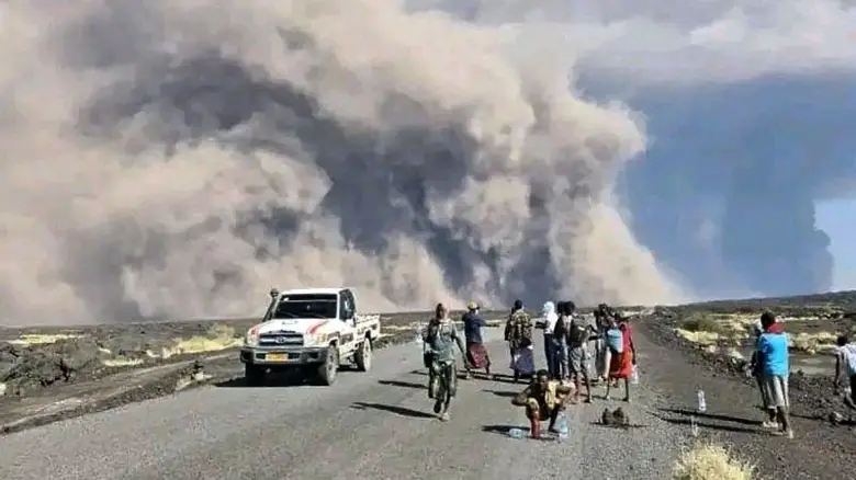 Αιθιοπία: Ηφαίστειο «ξύπνησε» έπειτα από χιλιάδες χρόνια – Εκτόξευσε τέφρα σε ύψος 15 χιλιομέτρων
