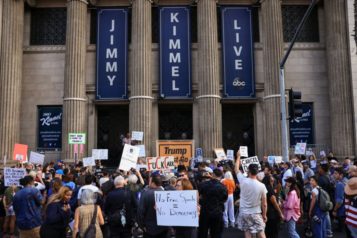 Νέα επίθεση Τραμπ στον Κίμελ και το ABC για την υπόθεση Έπσταϊν