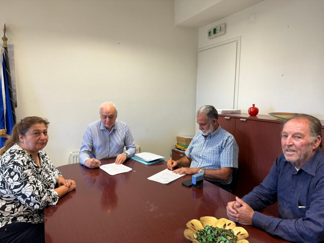 Υπογραφή της σύμβασης του έργου «Ανόρυξη νέας αρδευτικής γεώτρησης στην θέση “Βγενιώ Ελιές” της Δημοτικής Κοινότητας Κάτω Βιάννου»