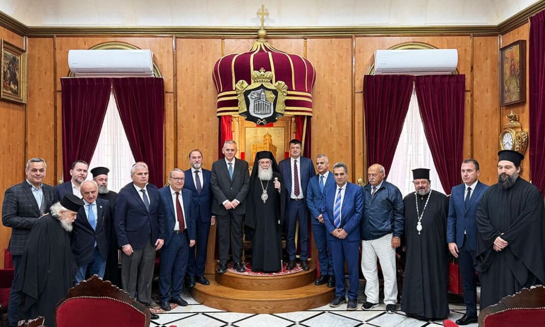 Στην συνεδρίαση της ΔΣΟ στο Αμμάν και στην επίσημη επίσκεψη στο Πατριαρχείο Ιεροσολύμων ο Χάρης Μαμουλάκης