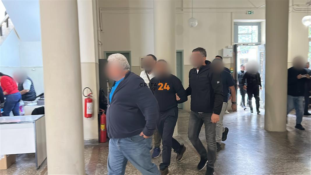 Βορίζια: Ενώπιον εισαγγελέα και ο δεύτερος «πρωταγωνιστής» του βίντεο με το καλάσνικοφ – Βίντεο