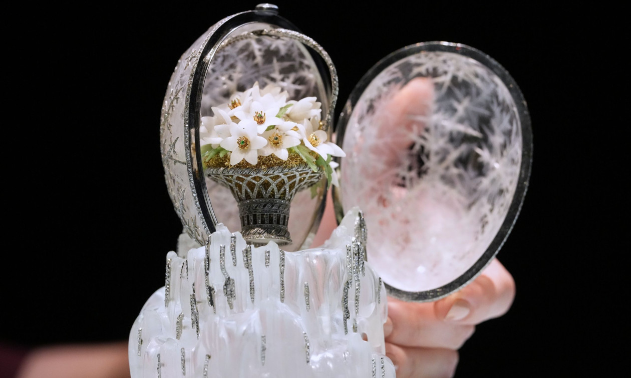 Κρυστάλλινο αυγό Fabergé αναμένεται να πωληθεί σε δημοπρασία για 22.8 εκατ. ευρώ