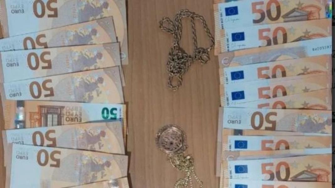 Συνελήφθη 52χρονος που εξαπάτησε ηλικιωμένη – Της πήρε 2.400 ευρώ και κοσμήματα