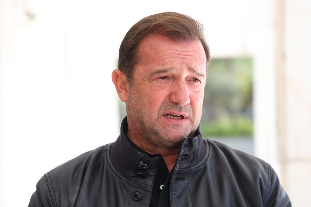 Τέμπη: Στον Άρειο Πάγο συγγενείς θυμάτων της τραγωδίας – Πλακιάς: Ζητάμε αναβάθμιση κατηγορίας για Καραμανλή