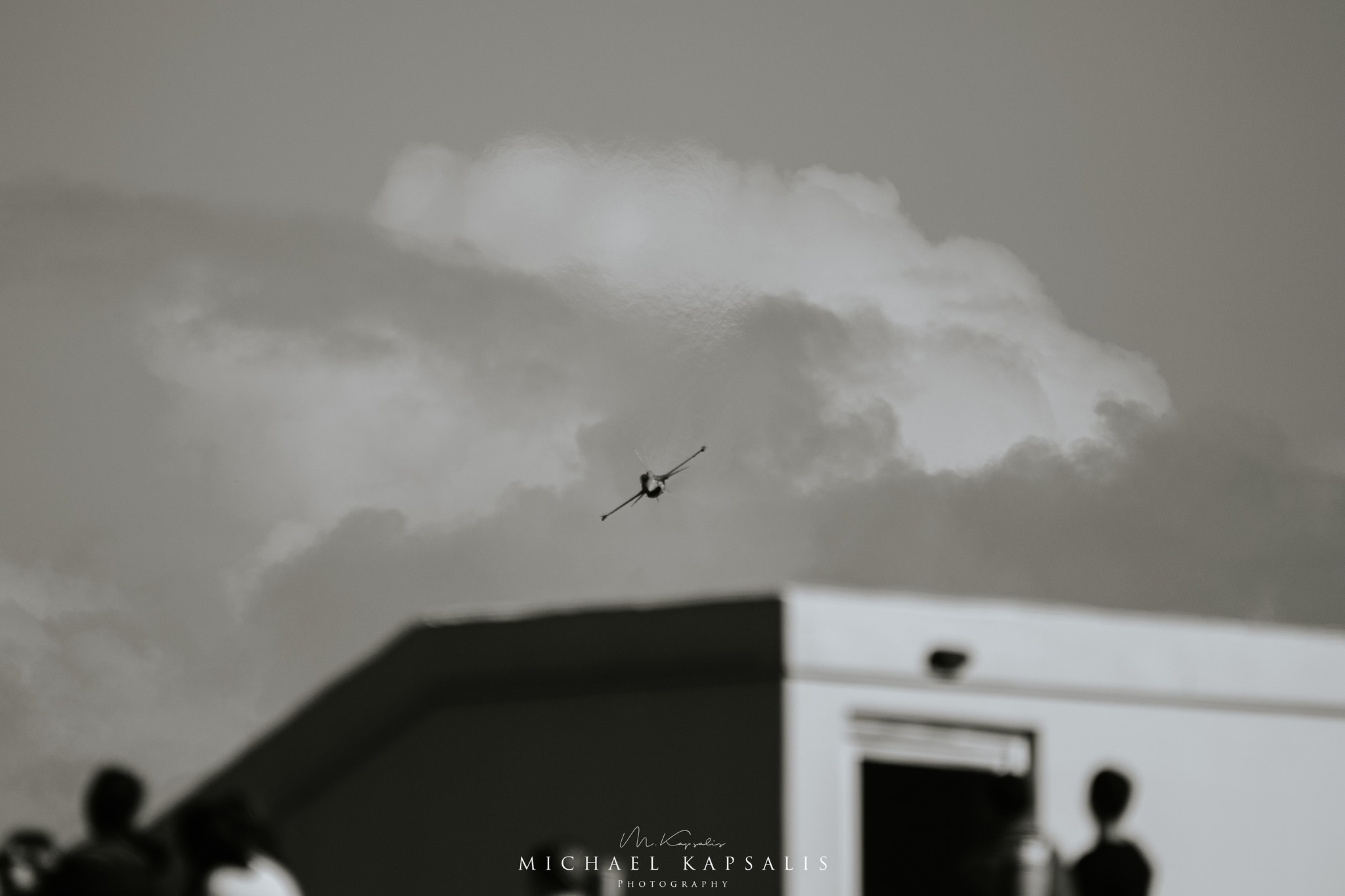 Ηράκλειο: Εντυπωσιακές φωτογραφίες από την επίδειξη του F-16 της ομάδας «ΖΕΥΣ»