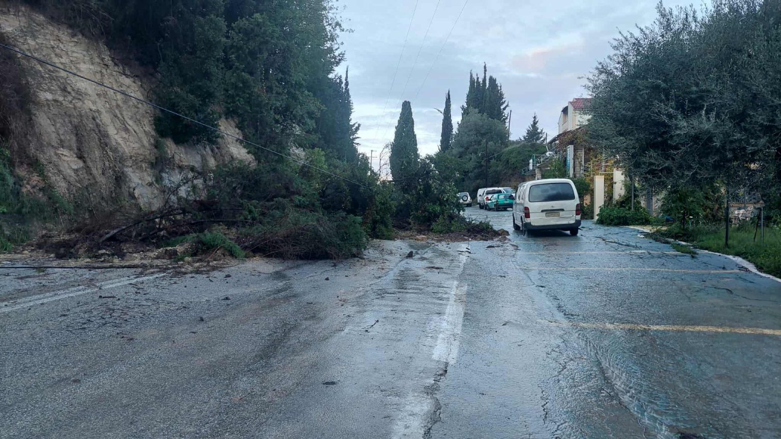 Σε κατάσταση έκτακτης ανάγκης η βόρεια Κέρκυρα – Αναβάλλονται και οι αθλητικές διοργανώσεις