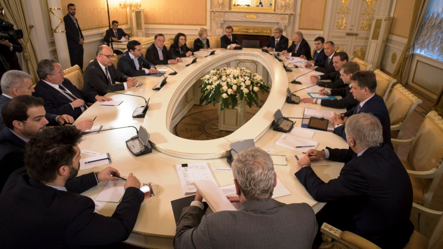 Η συνάντηση της Μόσχας και οι «καρικατούρες»