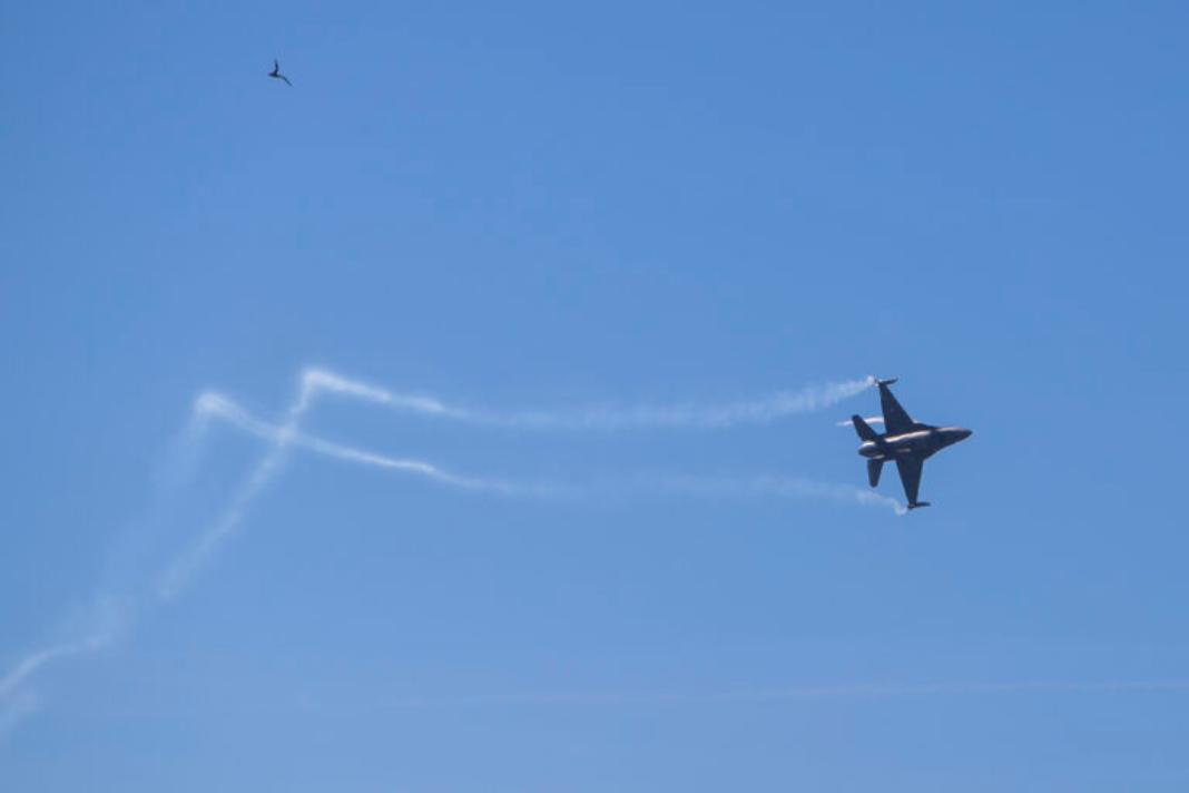 Δύο φορές τα F16 στο Ηράκλειο!
