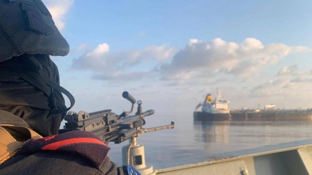 Απελευθερώθηκαν οι πέντε Έλληνες ναυτικοί του τάνκερ που κατέλαβαν πειρατές στη Σομαλία