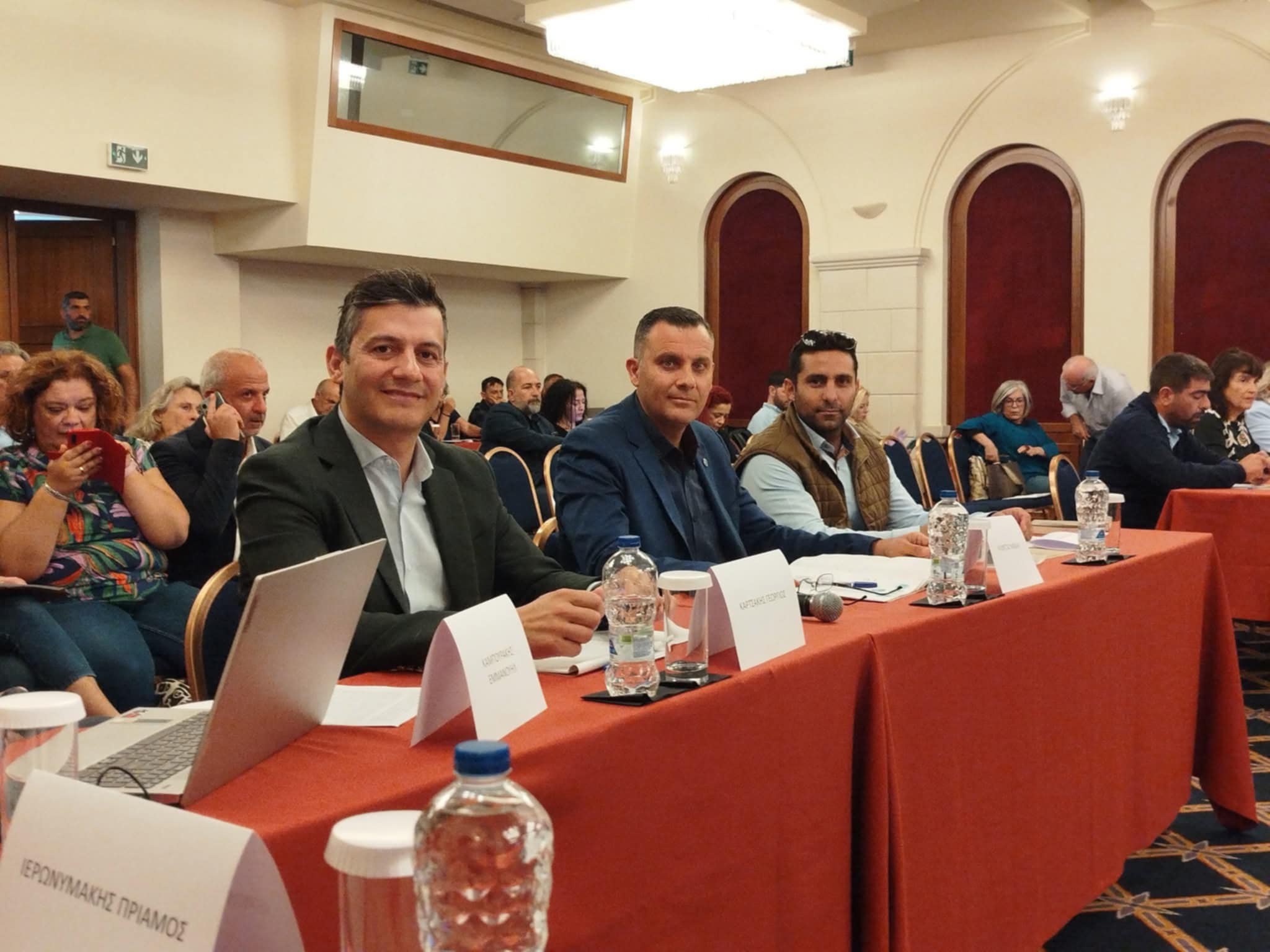 Στο Περιφερειακό Συμβούλιο αντιπροσωπεία των Στρατιωτικών και Λιμενικών Ενώσεων Κρήτης – Στήριξη για τη διατήρηση του Στρατοδικείου στο νησί