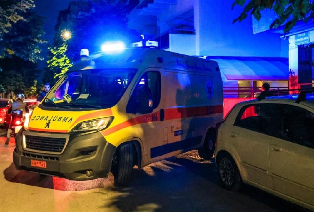 Νέος Κόσμος: Μυστήριο με νεκρό 58χρονο που προσέκρουσε σε σταθμευμένο όχημα