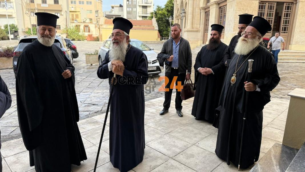 «Κάντε το όπως το…ΠΑΣΟΚ» είπε στους μητροπολίτες!