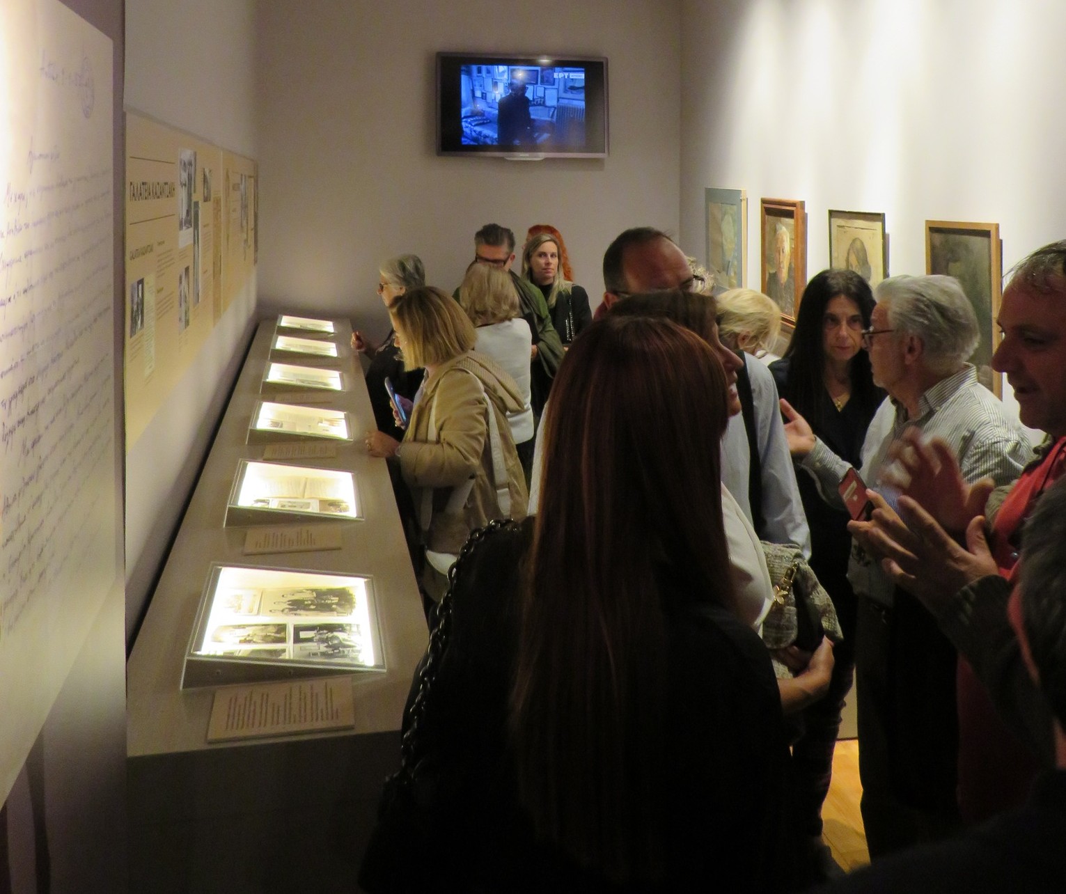 Με επιτυχία τα εγκαίνια της έκθεσης για τη ζωή και το έργο της Έλλης Αλεξίου στο Ιστορικό Μουσείο Κρήτης